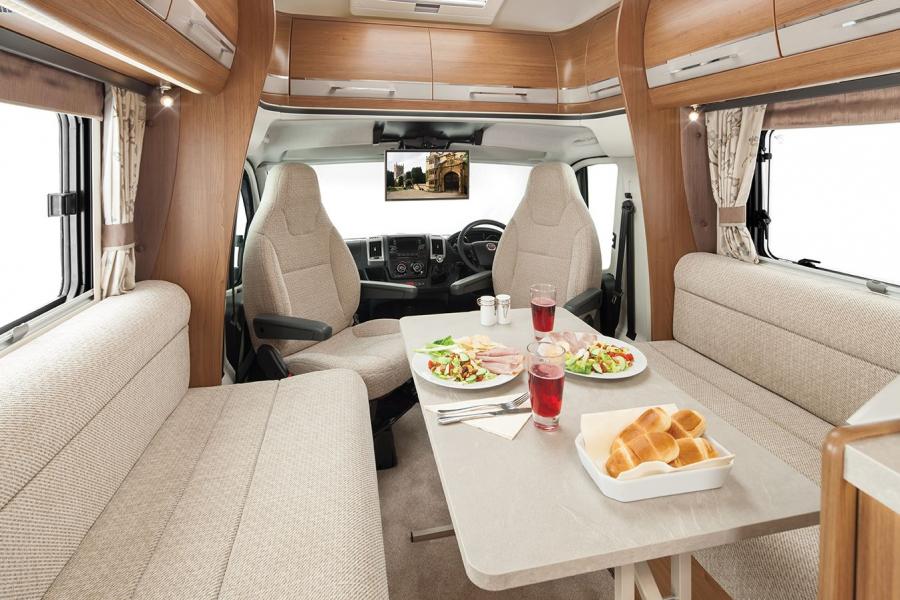 Интерьер Auto-Trail Frontier Dakota 2014 года  (фото 4 из 5)